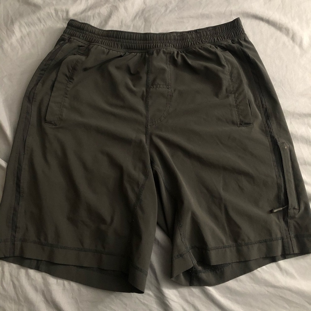 ❌SOLD❌ Lululemon Shorts Size med Black Mens 9”